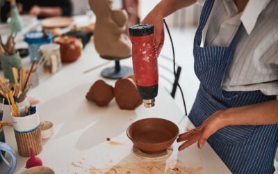Najpopularniejsze gadżety ceramiczne na targi – kubki, filiżanki czy talerze?
